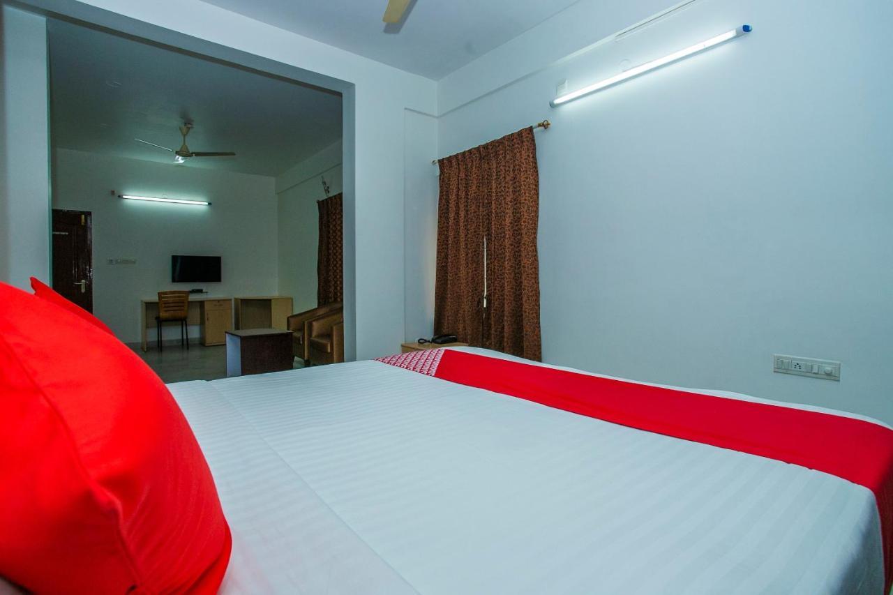 Capital O 5379 The Roy Grand Inns Bangalore Bagian luar foto