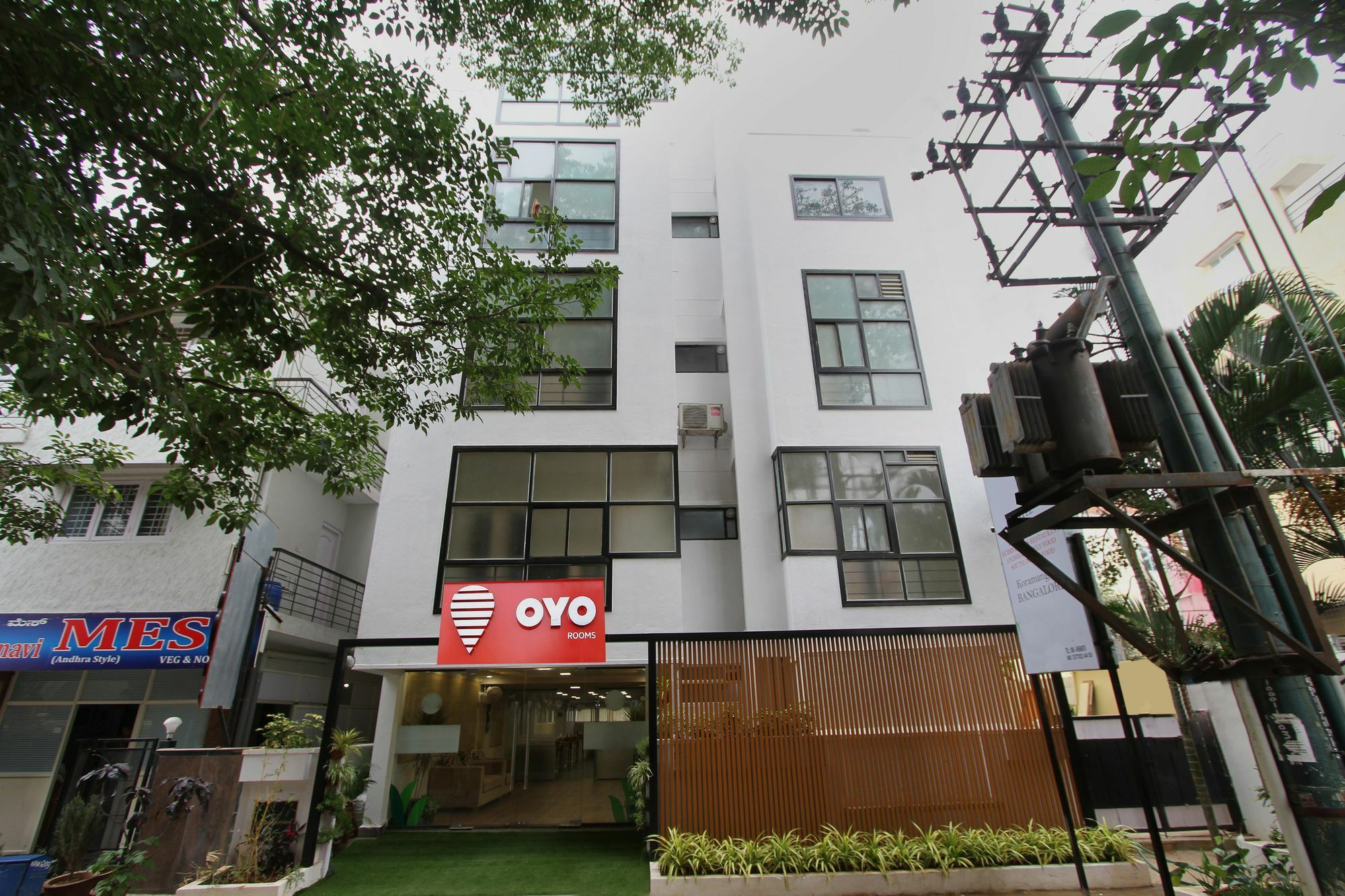 Capital O 5379 The Roy Grand Inns Bangalore Bagian luar foto