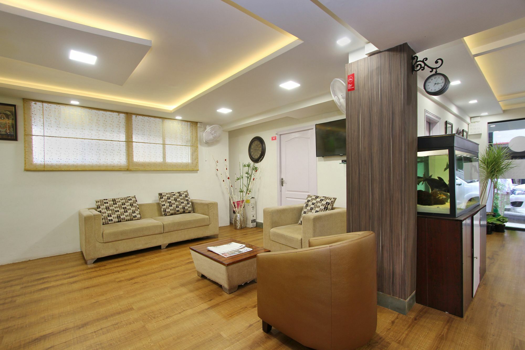 Capital O 5379 The Roy Grand Inns Bangalore Bagian luar foto