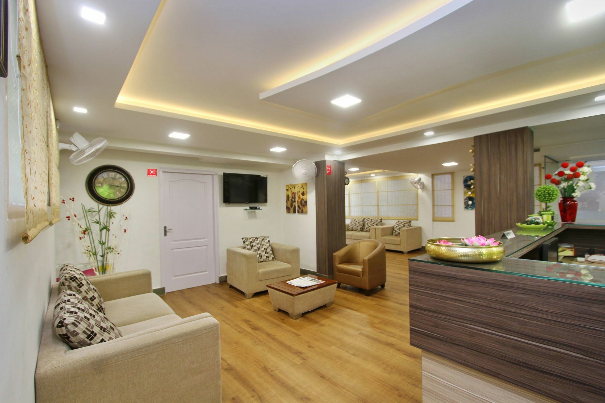 Capital O 5379 The Roy Grand Inns Bangalore Bagian luar foto