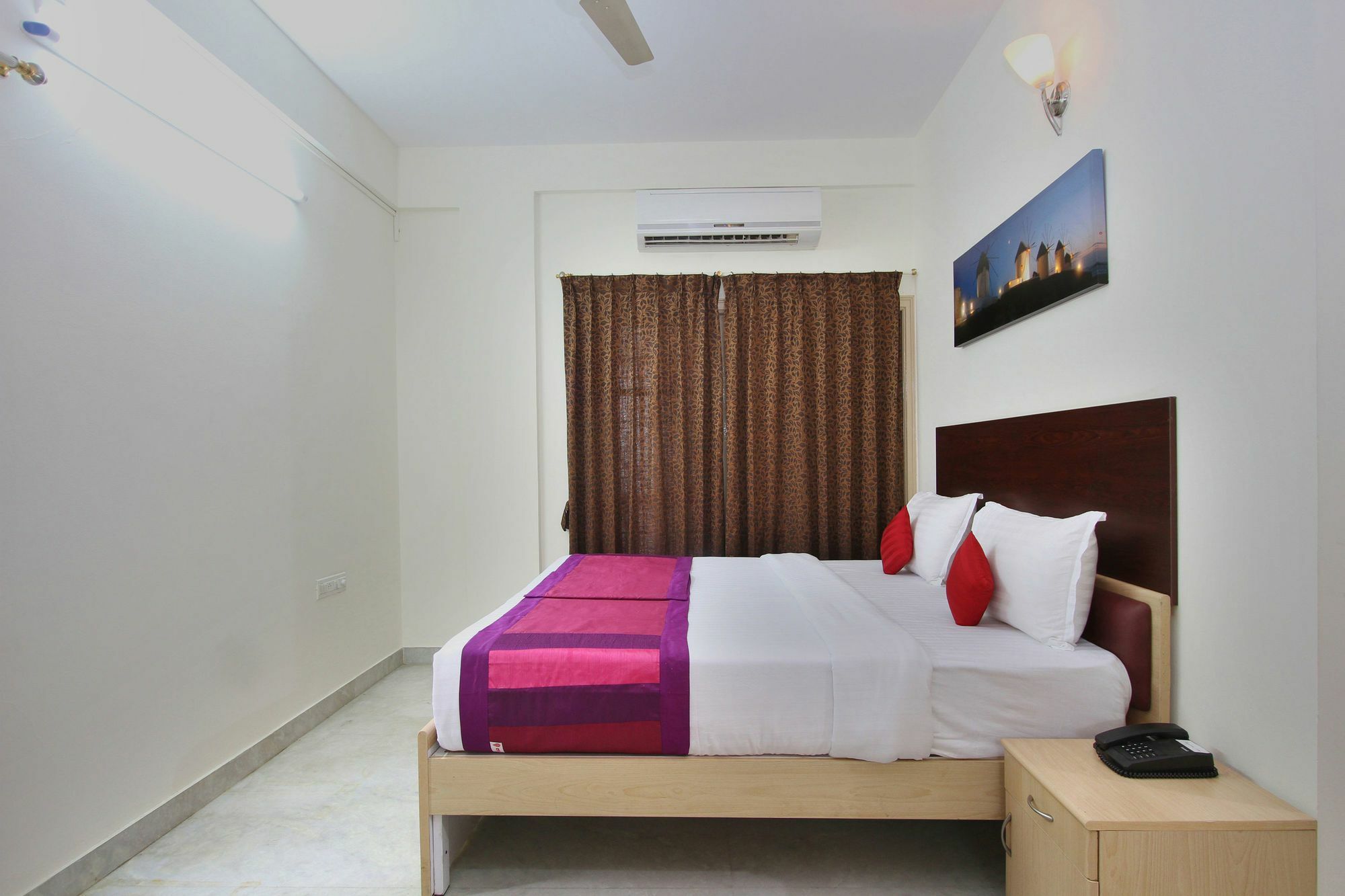 Capital O 5379 The Roy Grand Inns Bangalore Bagian luar foto