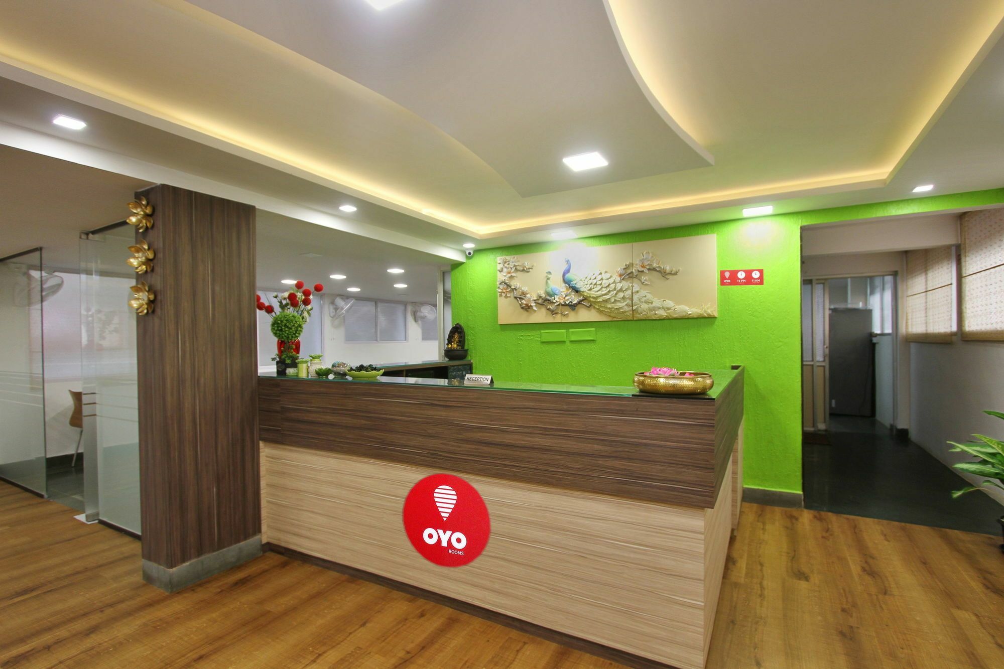 Capital O 5379 The Roy Grand Inns Bangalore Bagian luar foto