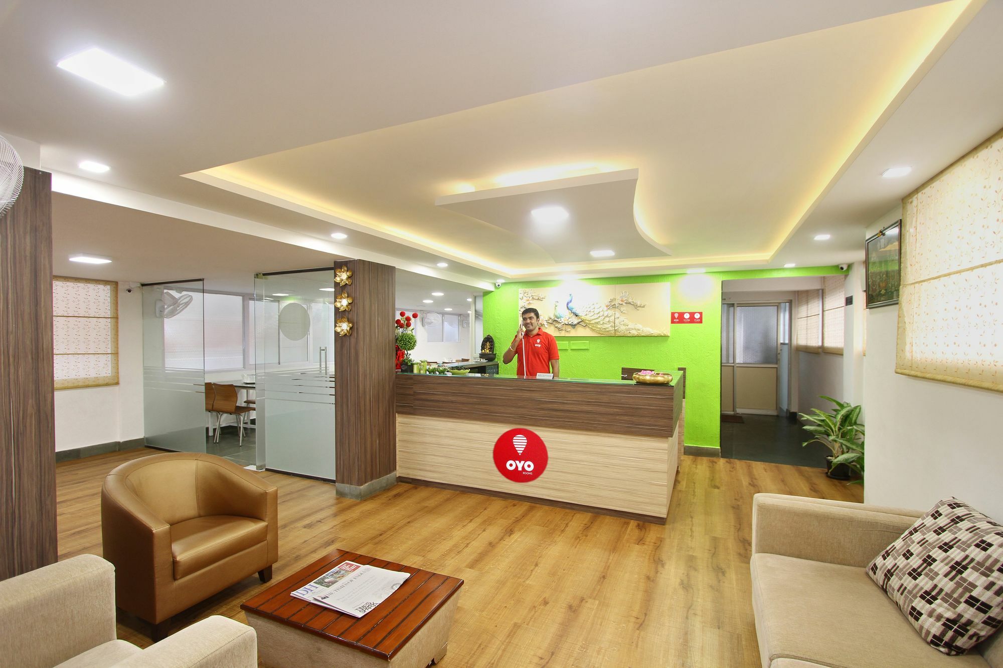 Capital O 5379 The Roy Grand Inns Bangalore Bagian luar foto