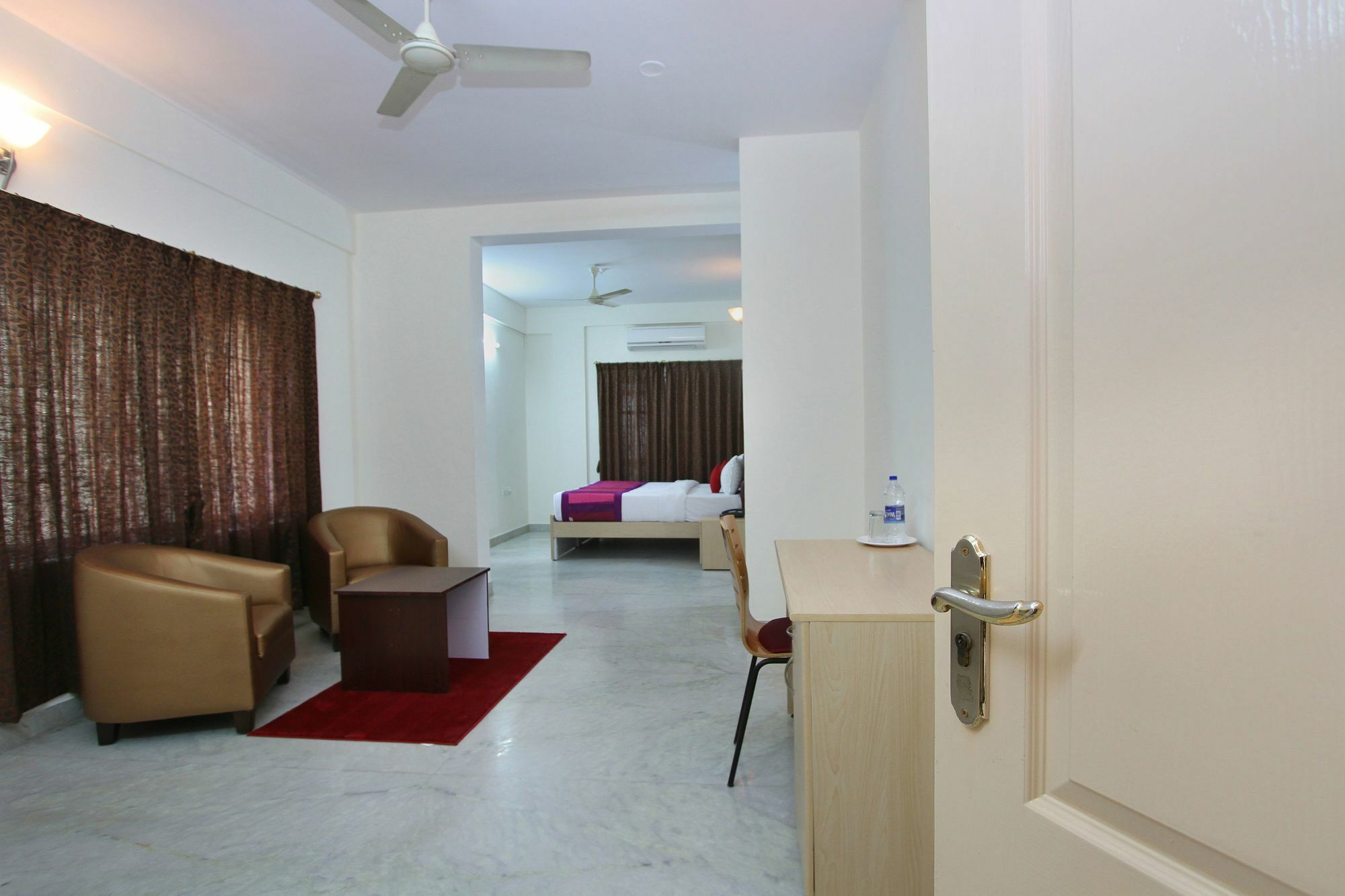 Capital O 5379 The Roy Grand Inns Bangalore Bagian luar foto