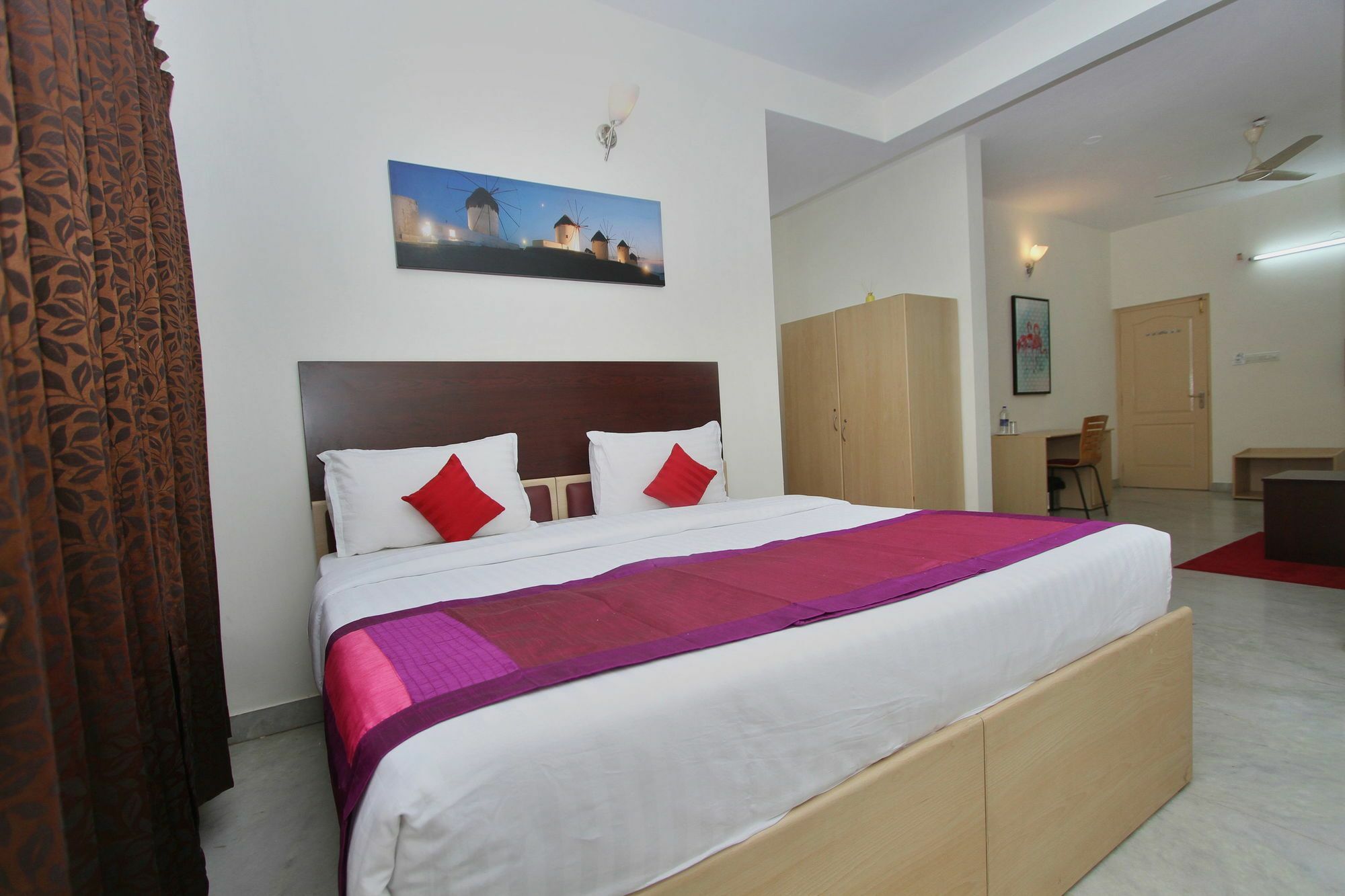 Capital O 5379 The Roy Grand Inns Bangalore Bagian luar foto
